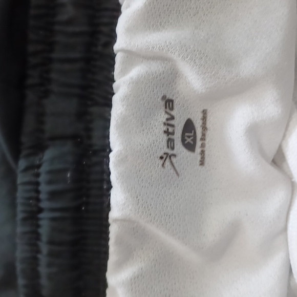 Ativa swim skirt Sz.XL. Lined with pocket. Side slits. 16" length. - Picture 3 of 11